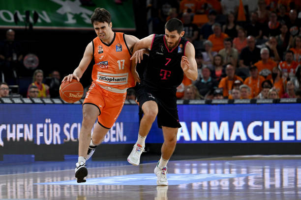 始终充满了 始终充满了