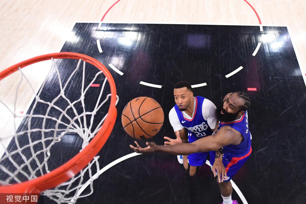 扳回两球 扳回两球